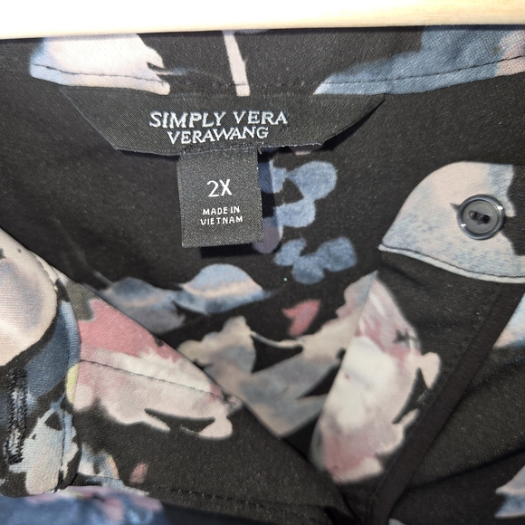 3 For $60. Simply Vera Vera Wang Black Floral Blouse - Picture 3 of 11